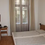 Omega 3* Budapeszt
