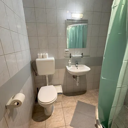 Omega Affittacamere 3*