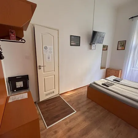 招待所 布达佩斯欧米茄酒店